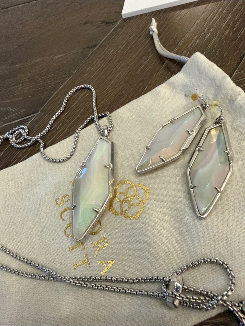 Kendra Scott Iridescent Opal Elle Pendant Necklace and Earrings Set